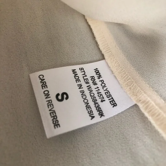 Ro & De Sleeveless Cream Blouse – Size Small - Picture 8 of 8